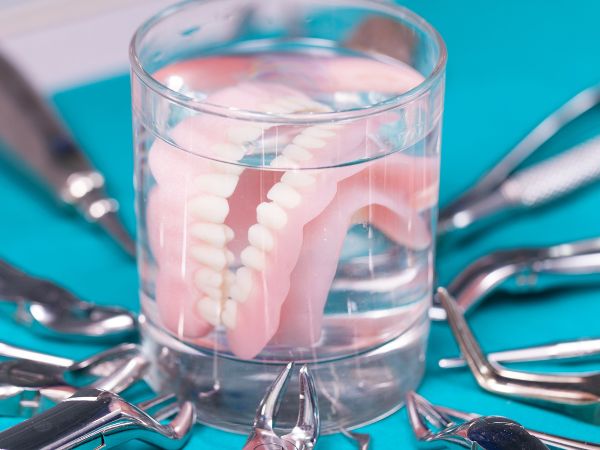 Prótesis dentales removibles